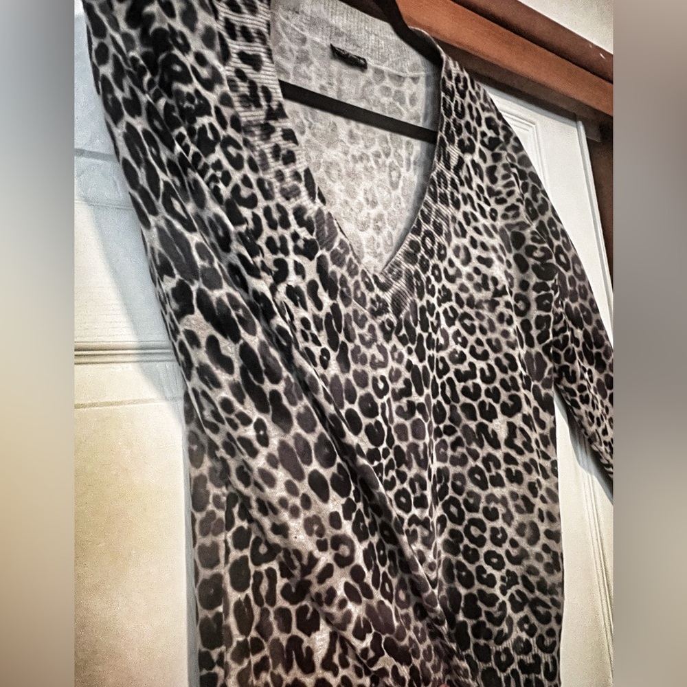 Express Leopard Print Pullover, V-Neck Sweater - image 4